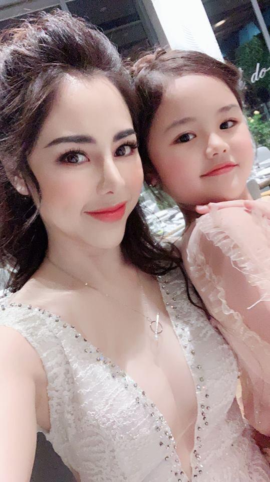 Nữ MC 33 tuổi mang gương mặt 9x nóng bỏng nhất VTV, con gái cũng cực sang chảnh - 13