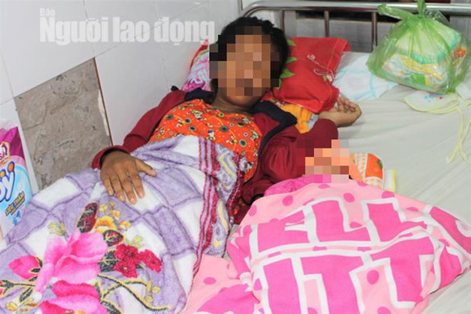 Sản phụ 15 tuổi sinh con, bị chồng hành hạ và bắt đi ăn xin? - 1