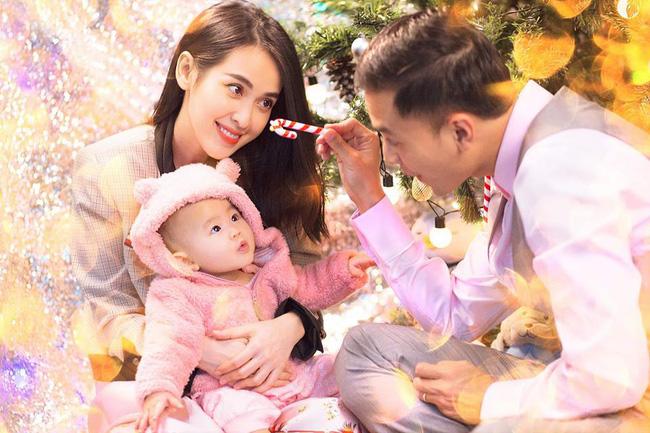 Tú Vi khoe ảnh cận mặt con gái 8 tháng, dân mạng trầm trồ giống hệt bố Văn Anh - 2