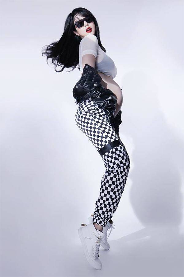 Mỹ nhân Việt mang bầu năm 2018: Toàn người đẹp nóng bỏng, bụng vượt mặt vẫn không chịu bớt xinh - 11