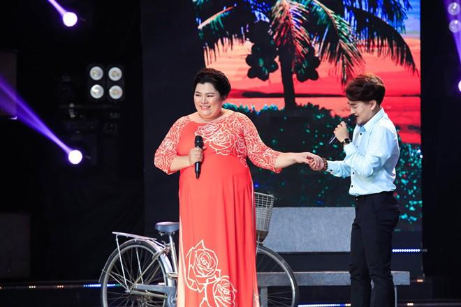 Đám cưới amp;#34;Vợ người taamp;#34; đáng yêu nhất từ trước đến nay khiến Cẩm Ly cười khoái chí - 1