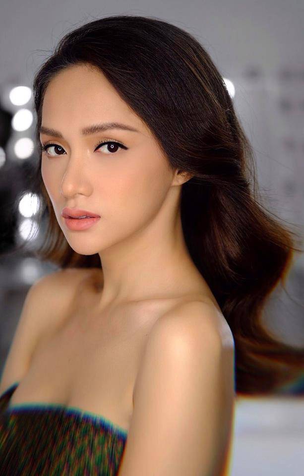 Ai cũng đã từng vào bảng sao xấu, thảm họa 1 lần, trừ Hoa hậu Hương Giang! - 6