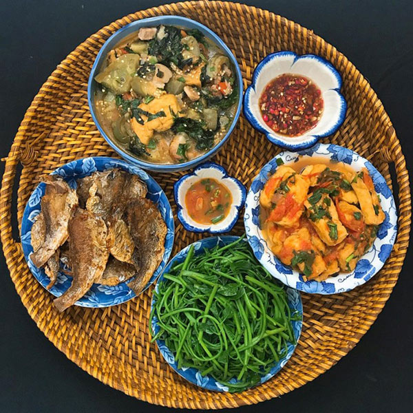 Phụ nữ vào bếp: Khi câu chuyện không chỉ là nấu ăn - 1