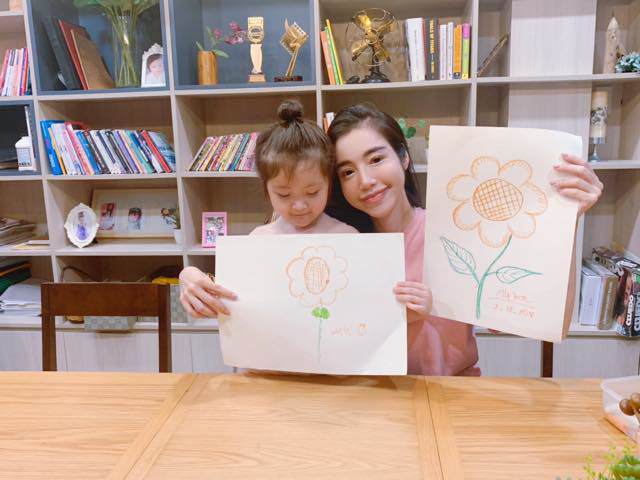 Nghe Cadie Mộc Trà amp;#34;dẻo miệngamp;#34;, thông minh thuyết phục mẹ Elly Trần - 1