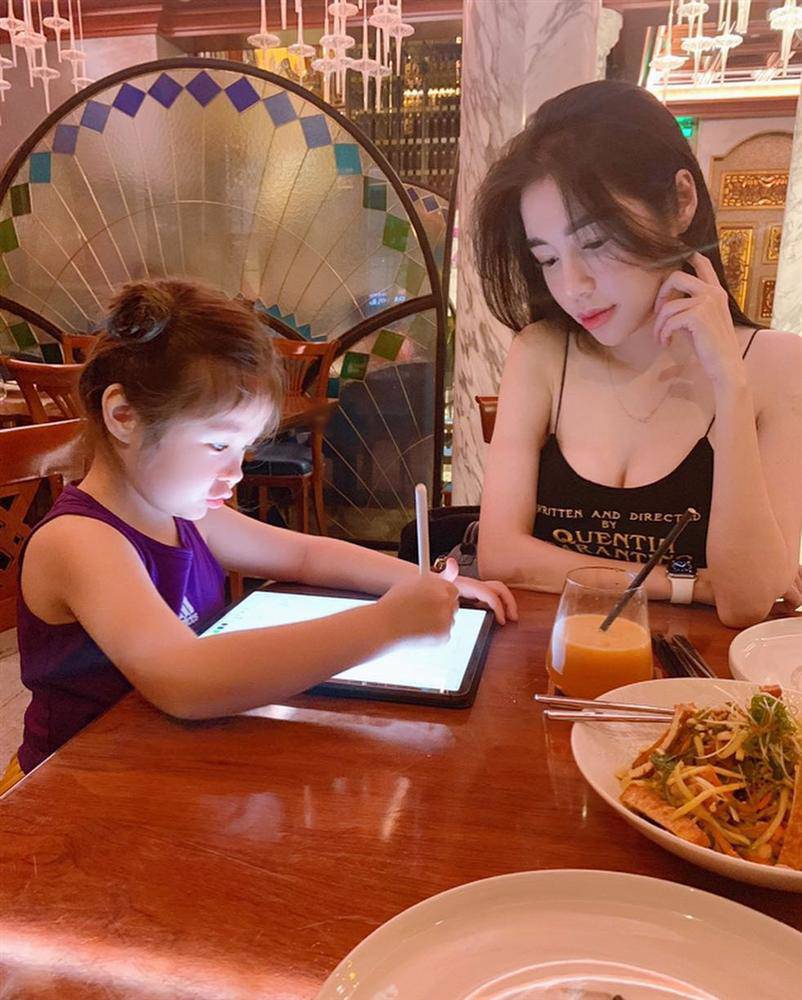 Nghe Cadie Mộc Trà amp;#34;dẻo miệngamp;#34;, thông minh thuyết phục mẹ Elly Trần - 3