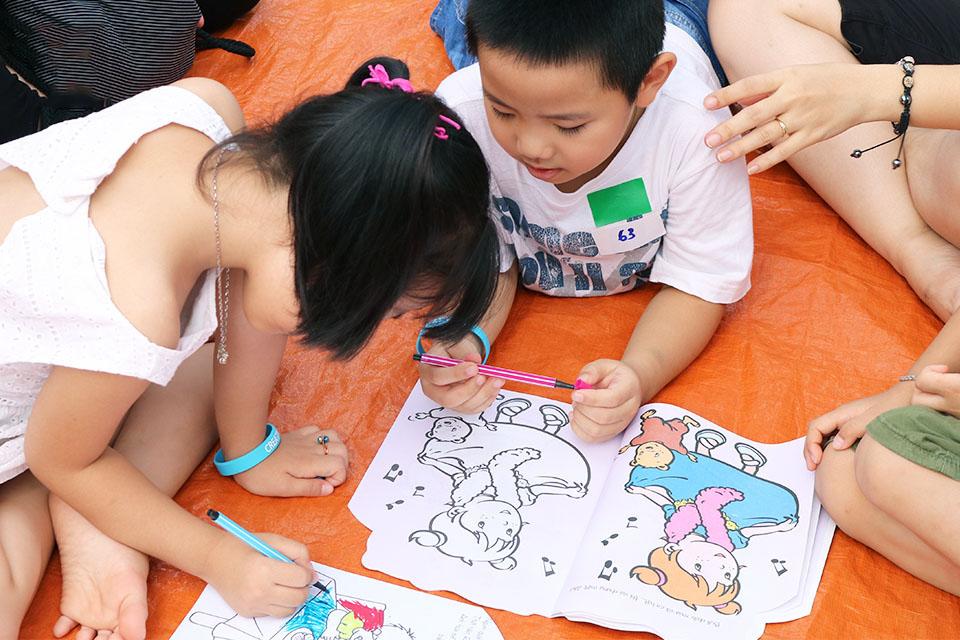 Cùng con yêu đón Noel sớm tại bữa tiệc Xả sách sạch kho 2018 - 5