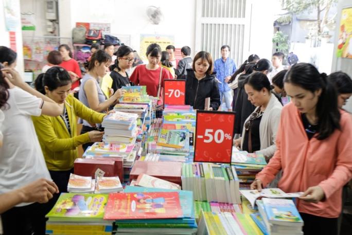 Cùng con yêu đón Noel sớm tại bữa tiệc Xả sách sạch kho 2018 - 6