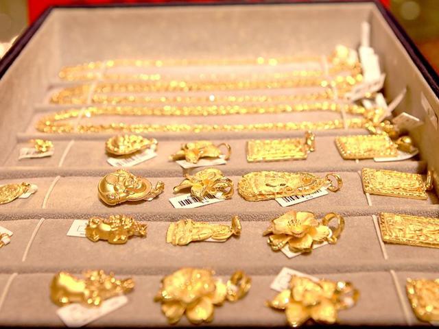 Giá vàng hôm nay 6/12/2018: Vàng trong nước đồng loạt ngược chiều thế giới