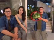 Nhà đẹp - Fan "ruột" nhắn tin xin ít rau sạch, Thủy Tiên hào phóng ra vườn hái cho hẳn 1 bọc to