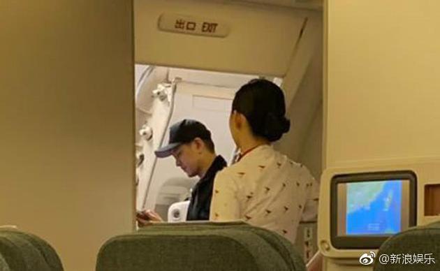 amp;#34;Quý ông trẻ mãi không giàamp;#34; Lâm Chí Dĩnh thành amp;#34;tội đồamp;#34; vì khiến hàng trăm người phải đợi - 3