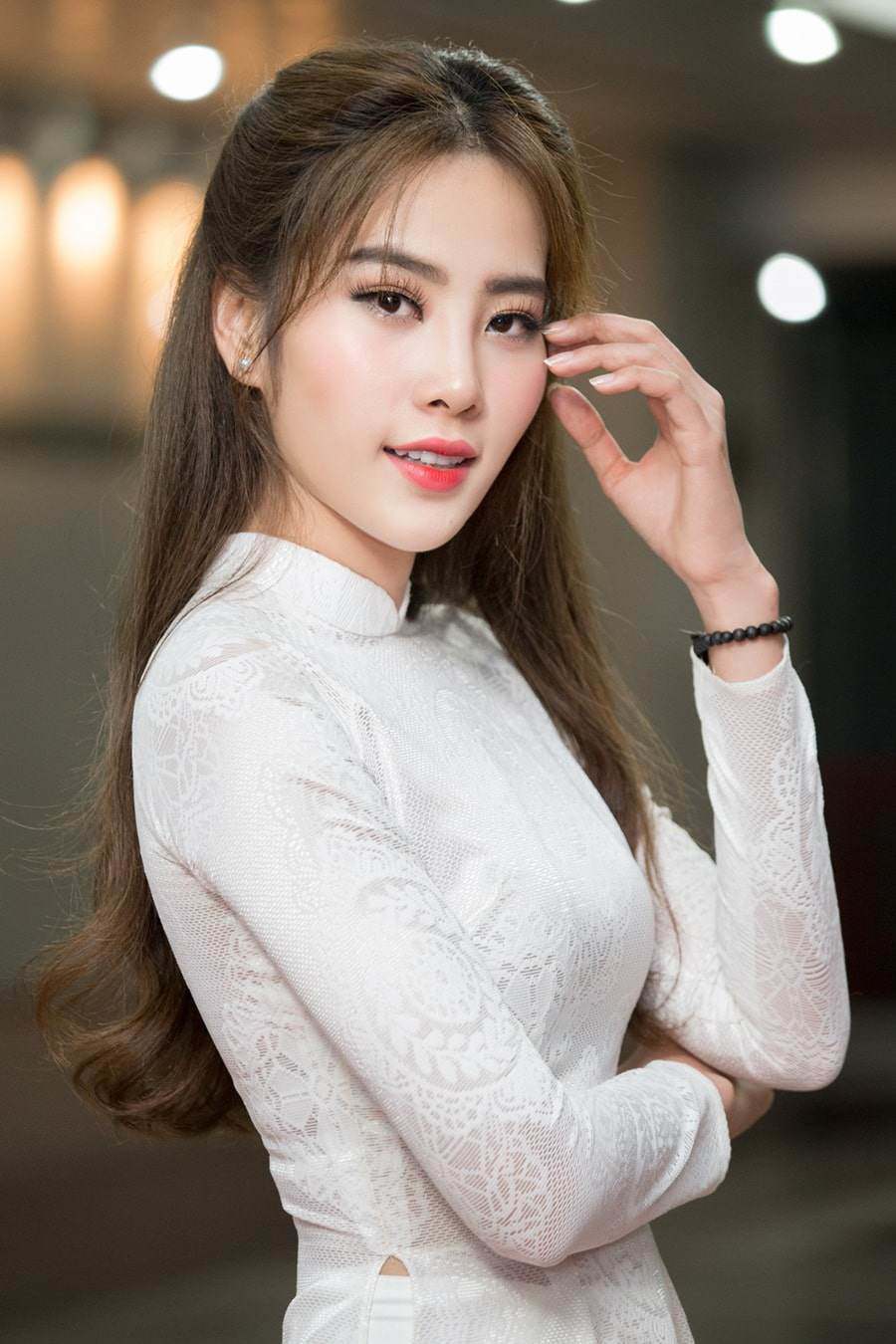 Tưởng giảm cân thành công ai ngờ Nam Em diện áo dài lại hiện nguyên hình amp;#34;vai u thịt bắpamp;#34; - 7