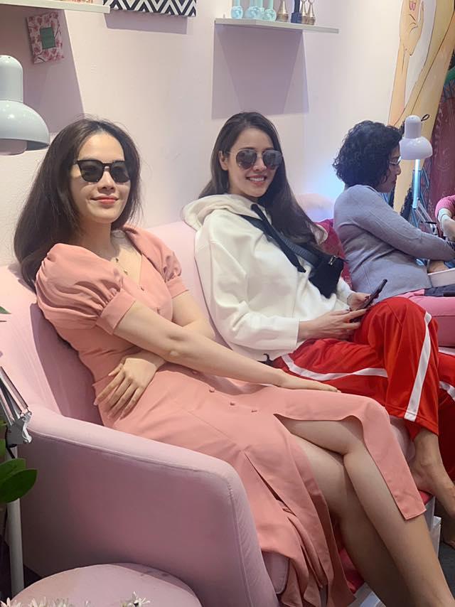 Tưởng giảm cân thành công ai ngờ Nam Em diện áo dài lại hiện nguyên hình amp;#34;vai u thịt bắpamp;#34; - 6