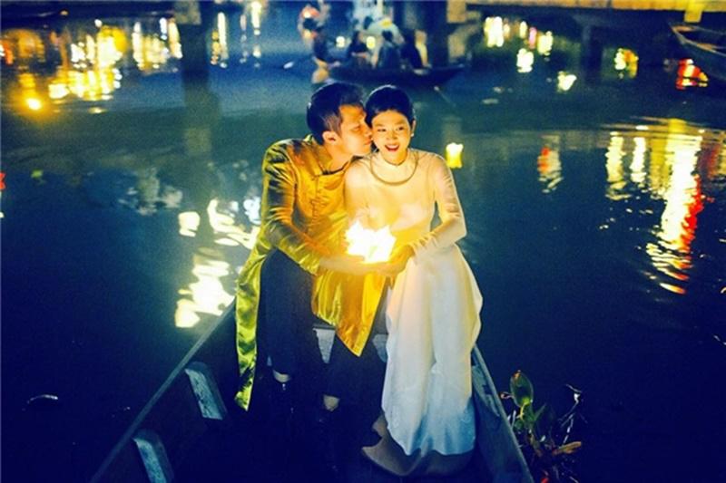 Sau hơn ba năm yêu xa (Sỹ Mạnh thi đấu và làm trợ lý HLV ở Hải Phòng, Trúc Nguyễn lập nghiệp ở TP.HCM), cặp đôi đã tổ chức đám cưới hồi tháng 7/2017.
