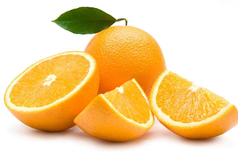 Người ta tin rằng cam có thể mang lại may mắn do hương vị dễ chịu và tinh khiết của nó, tránh được những điều xui xẻo.
