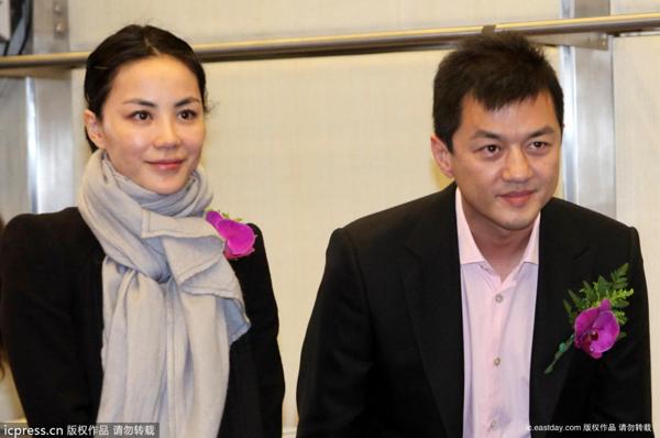 Không ai như Vương Phi đi chơi với tình trẻ mặc con gái cùng bố phẫu thuật hở hàm ếch - 5