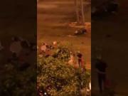 Clip Eva - Vui thôi đừng vui quá: Tai nạn khi đi "bão", 2 nạn nhân ngã văng giữa đường