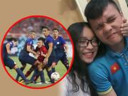Giải trí - Khiến triệu fan xót xa vì bị đau và kìm kẹp, sau trận, Quang Hải vô tư trêu người yêu