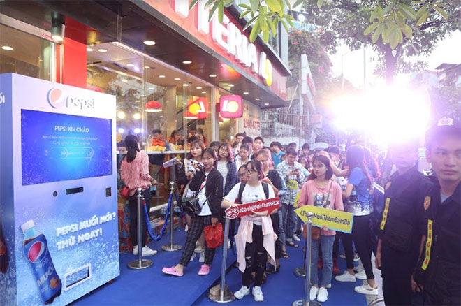 Thật bất ngờ: Pepsi Muối ra mắt hoành tránh khiến sao Việt và giới trẻ xôn xao, hào hứng - 2
