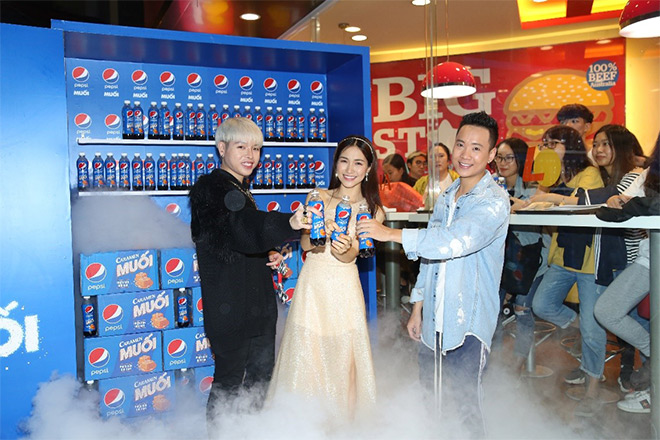 Thật bất ngờ: Pepsi Muối ra mắt hoành tránh khiến sao Việt và giới trẻ xôn xao, hào hứng - 8