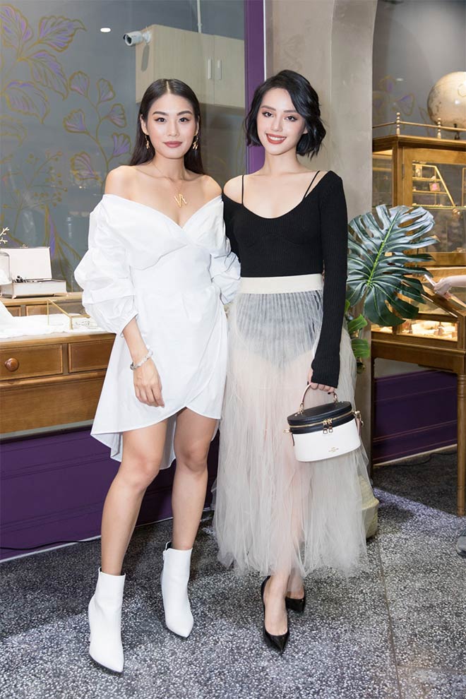 Angela Phương Trinh ‘cố tình’ đeo đá thạch anh tím trong sự kiện để ‘hút vận may’ - 5