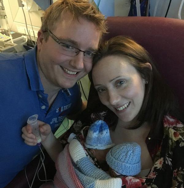 Mang bầu đôi, mẹ sững người khi bác sĩ nói hai bé gặp nguy hiểm do amp;#34;giành nhauamp;#34; trong bụng - 2