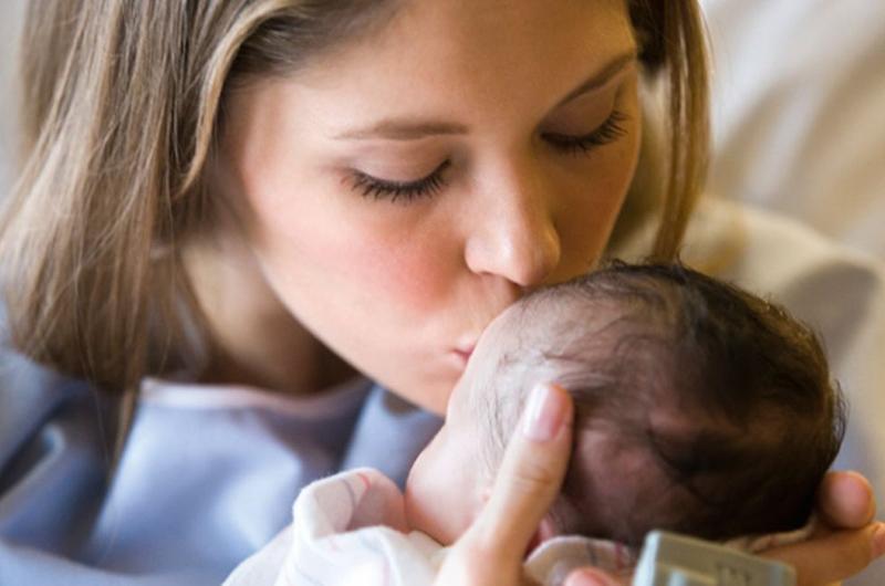 Chế độ thai sản là một trong những vấn đề được nhiều quốc gia quan tâm, chú trọng. Theo tạp chí Business Insider, dưới đây là 10 đất nước có chế độ thai sản tốt nhất thế giới. Tiêu chí đánh giá dựa trên số ngày nghỉ và trợ cấp của bố mẹ khi sinh con. 
