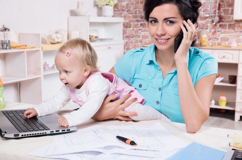 Mẹ sinh con ở Mỹ chỉ được nghỉ 12 tuần và không có lương. Thậm chí, các doanh nghiệp đều khuyến khích phụ nữ nên đi làm ngay sau khi sinh con. 
