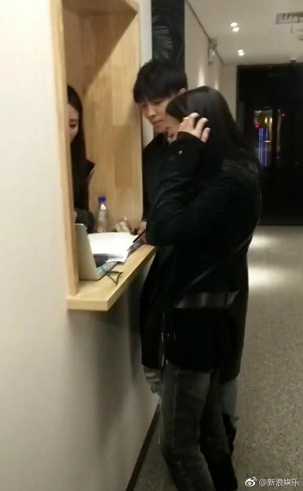 Hẹn hò mới 6 tháng, Sam Thái amp;#34;tong teoamp;#34; nhất Vườn Sao Băng đã lộ giấy đăng ký kết hôn - 3