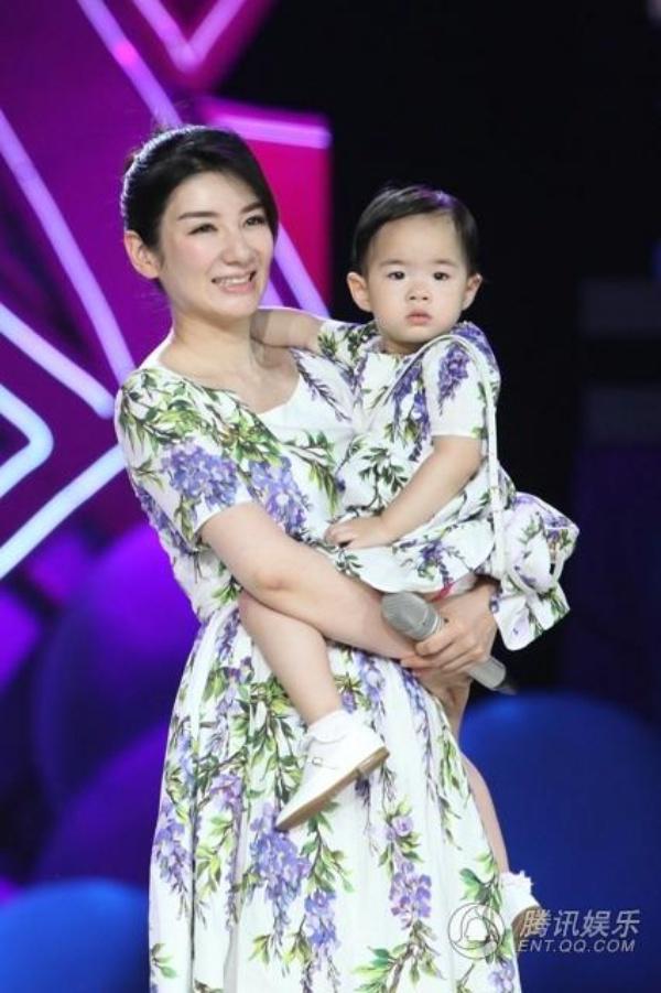 amp;#34;Tiểu Yến Tửamp;#34; Huỳnh Dịch thừa nhận khốn đốn sau khi bỏ chồng thứ 2 - 2