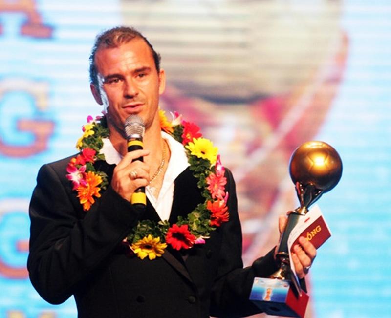 Nam cầu thủ gia nhập Becamex Bình Dương từ năm 2005 và ngay lập tức giành được danh hiệu Vua phá lưới AFC Cup 2009 với 8 bàn thắng, Vua phá lưới V-League năm đó với 21 bàn thắng.

