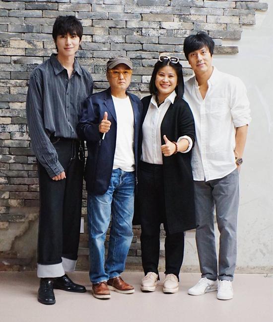 Sang VN bị quỵt tiền, ekip tài tử Giày thủy tinh Hàn Quốc nhờ Lý Nhã Kỳ đòi nợ giúp - 2