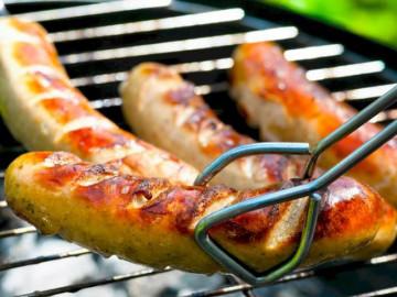 Cách làm xúc xích ngon tại nhà đơn giản nhất