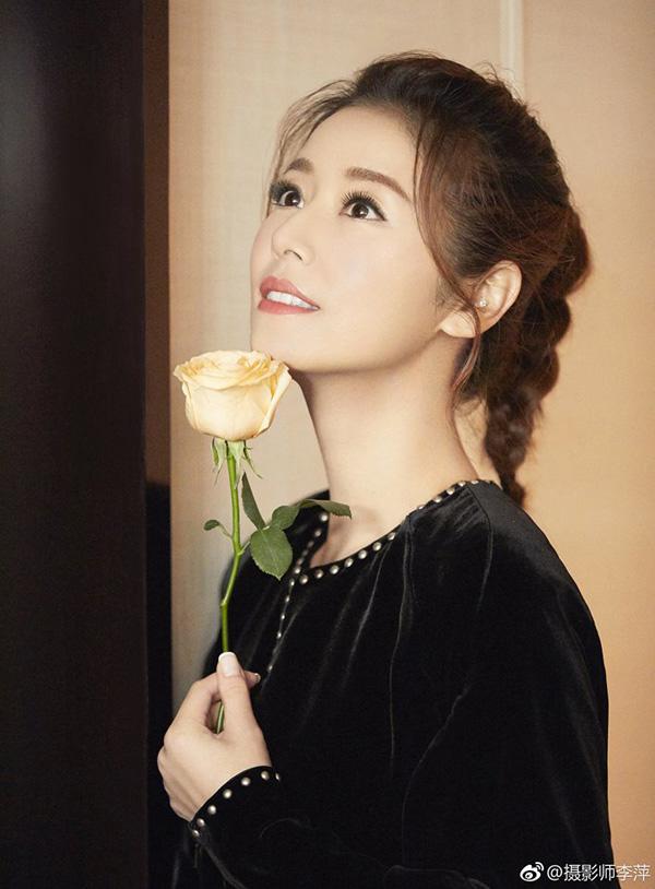 Không phải da nhăn nheo, Lâm Tâm Như tiếp tục bị chê già đau già đớn bởi điều này! - 7