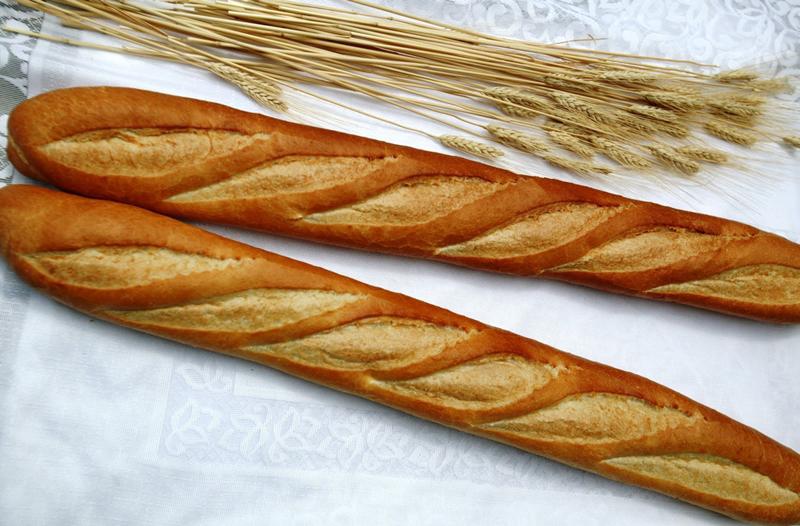 Những loại bột như vậy giúp bánh có thể giữ được lâu hơn và tránh côn trùng. Bột bánh được nghiền sẵn cũng thường được thêm chất tăng hương vị, phụ gia nâng cao chất lượng bột.
