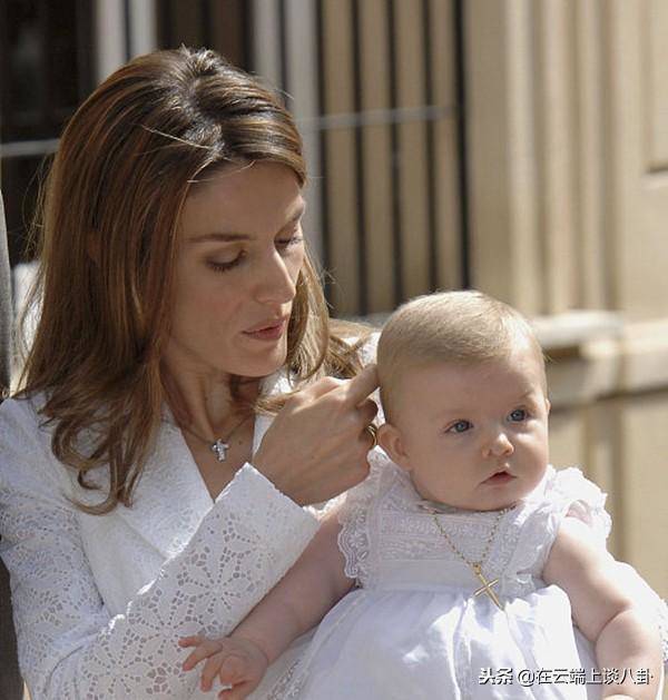 Con gái vua Tây Ban Nha nổi danh “công chúa ngủ trong rừng”, 13 năm sau lớn khác hẳn - 7