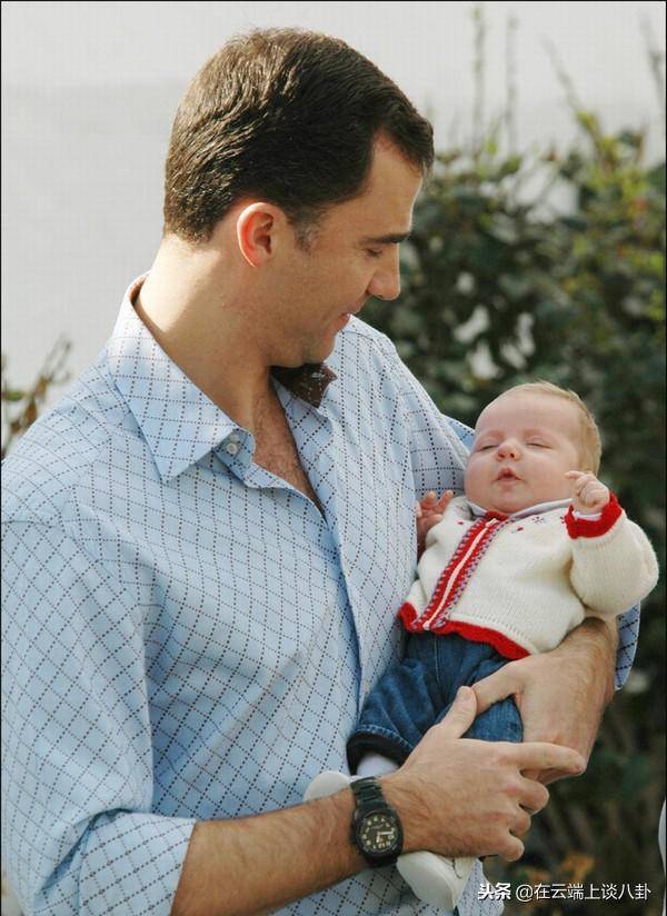 Con gái vua Tây Ban Nha nổi danh “công chúa ngủ trong rừng”, 13 năm sau lớn khác hẳn - 8