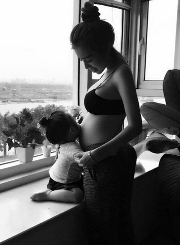 “Dính bầuamp;#34; ngay sau đẻ mổ, 2 bà mẹ nổi tiếng vẫn liều mình giữ thai gây tranh cãi - 5