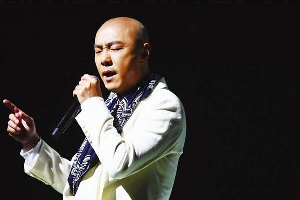 Lý do bất ngờ Trương Vệ Kiện amp;#34;cạo trọcamp;#34; suốt 22 năm qua dù không hói đầu, không bệnh tật - 4