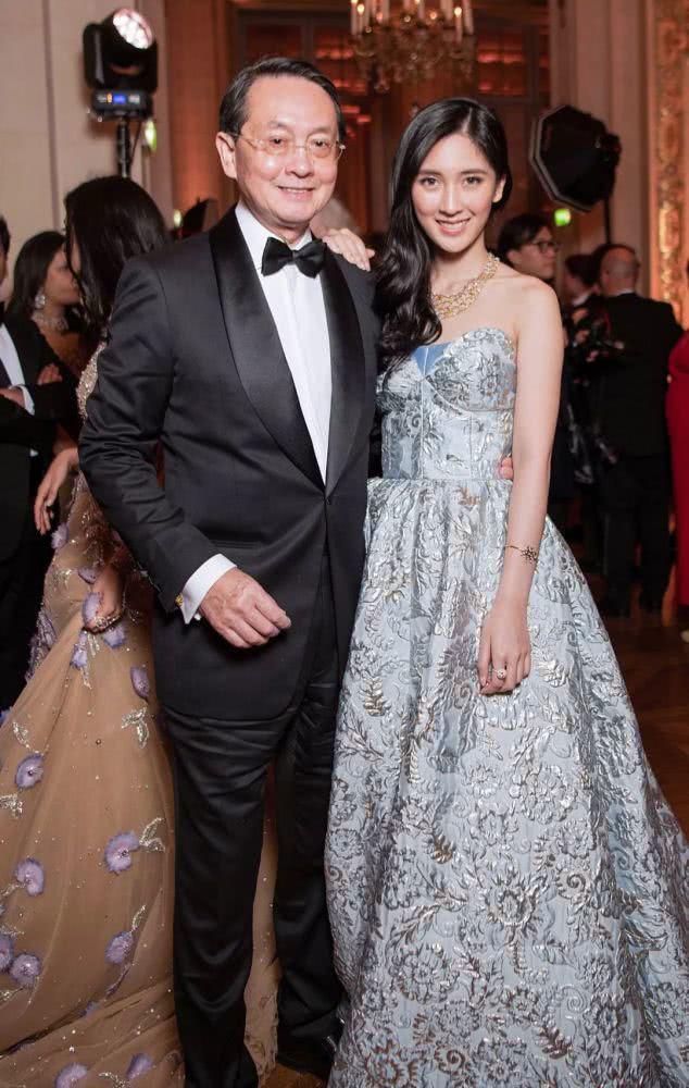 Sau 13 năm sống phận amp;#34;con nhà nghèoamp;#34;, cô gái này mới được bố mẹ tiết lộ là amp;#34;rich kidamp;#34; - 3