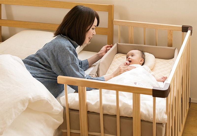 Trang Healthychild cho biết, các nghiên cứu đã chứng minh 'những bé trai được ngủ chung với cha mẹ từ lúc sinh đến khi 5 tuổi thì khi lớn sẽ tự tin hơn và ít gặp các vấn đề về hành vi.
