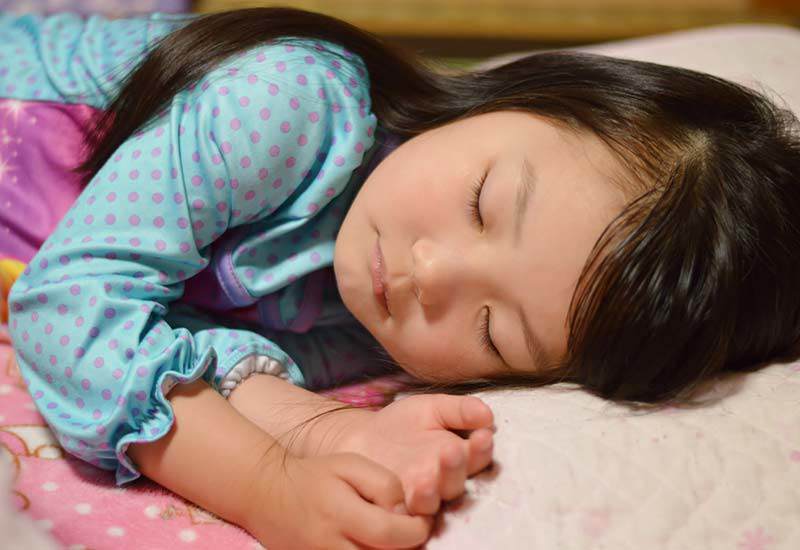 Điểm hạnh kiểm, hành vi ứng xử luôn cao hơn những em bé ngủ riêng từ nhỏ.
