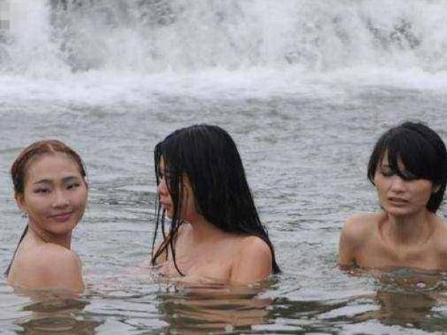 Nơi phụ nữ thoải mái tắm tiên nhưng lại bị xua đuổi như hủi khi đến kỳ kinh nguyệt