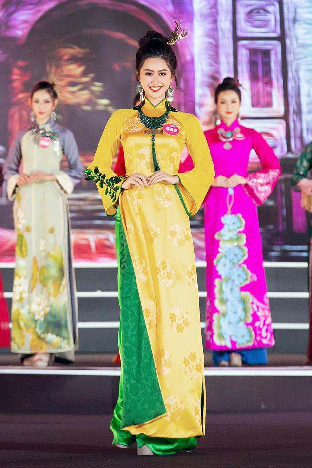 Bất ngờ: Nữ tiếp viên đi cùng tuyển AFF Cup VN từng thi Hoa hậu Việt Nam - 10