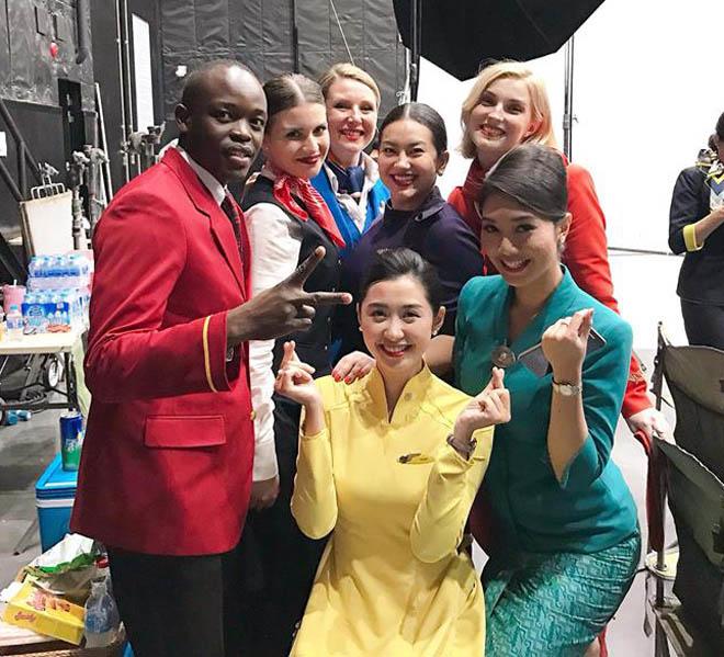 Bất ngờ: Nữ tiếp viên đi cùng tuyển AFF Cup VN từng thi Hoa hậu Việt Nam - 5