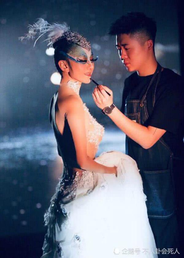 Cứ ngỡ đây là tấm lưng thiếu nữ mới 20, khi biết diện mạo thật khán giả mới ngã ngửa - 9