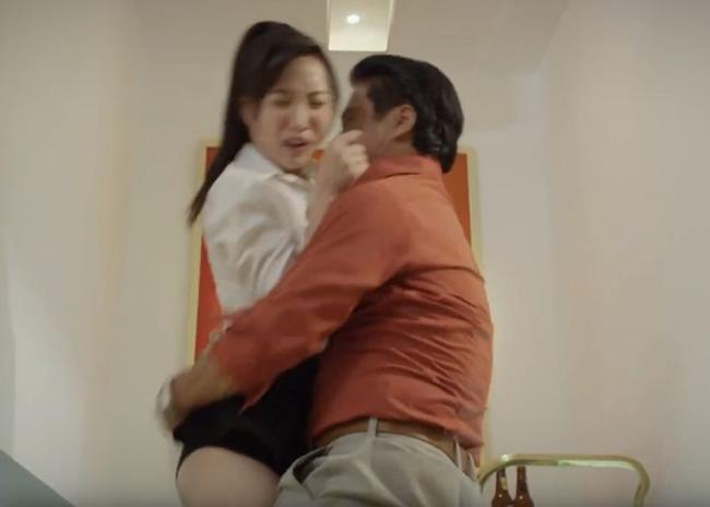 Đầy rẫy cảnh nóng, Những cô gái trong thành phố liệu có gây sốt như Quỳnh Búp Bê? - 3