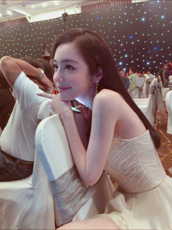 Là mẹ 2 con nhưng 4 mỹ nhân này vẫn đẹp mòn con mắt, quyến rũ bất phân thắng bại - 6