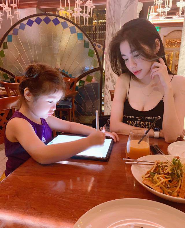 Là mẹ 2 con nhưng 4 mỹ nhân này vẫn đẹp mòn con mắt, quyến rũ bất phân thắng bại - 2