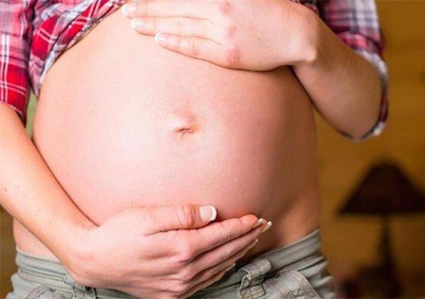 Mẹ bầu 5 tháng mất con mãi mãi chỉ vì làm việc này trong lúc tắm - 2