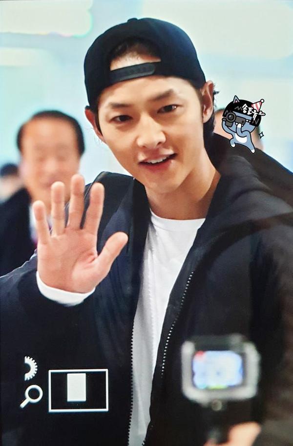 Song Hye Kyo đang hot vì quá đẹp thì ông xã Song Joong Ki xuất hiện gầy gò, hốc hác - 5